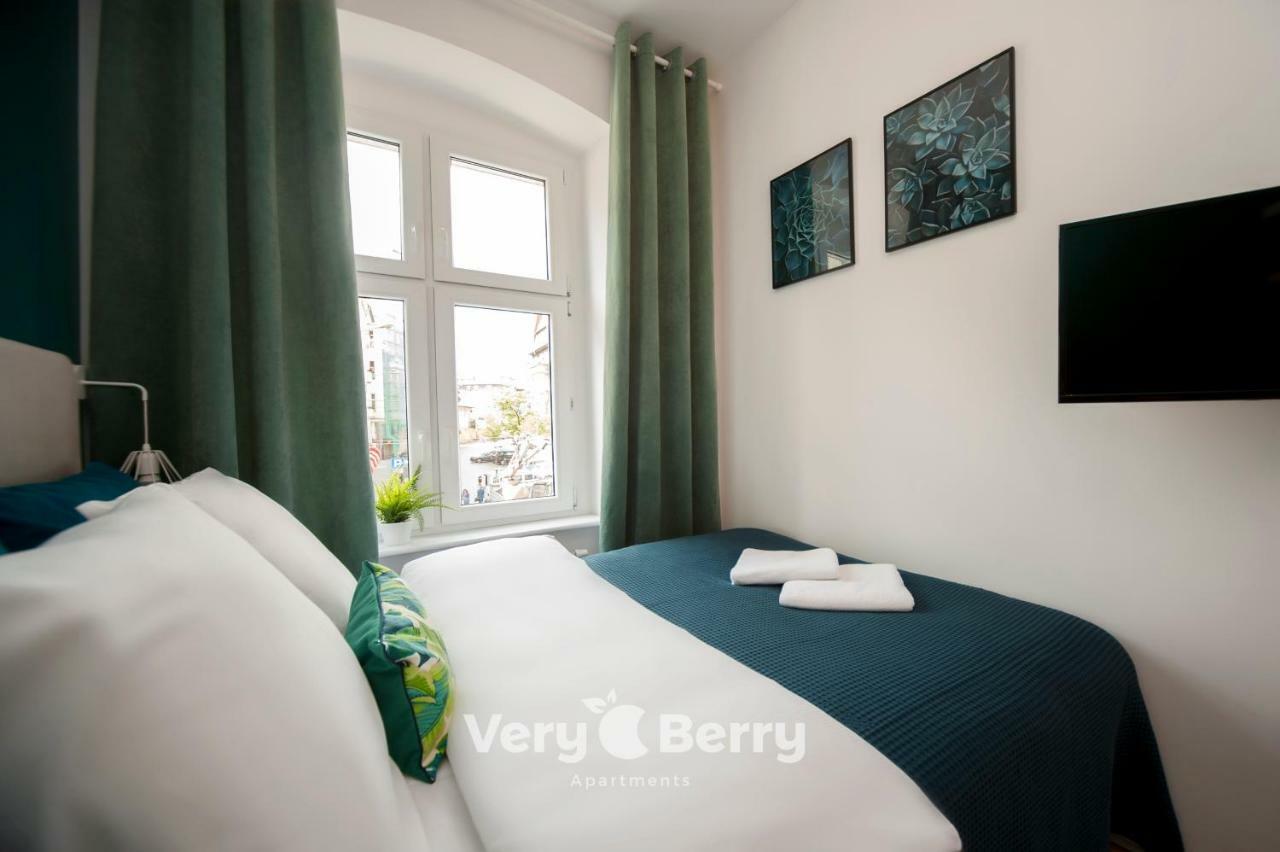 Very Berry - Glogowska 35A - Mtp Apartments - Self Check In 24H Poznan Ngoại thất bức ảnh