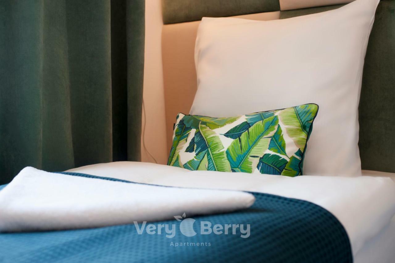 Very Berry - Glogowska 35A - Mtp Apartments - Self Check In 24H Poznan Ngoại thất bức ảnh