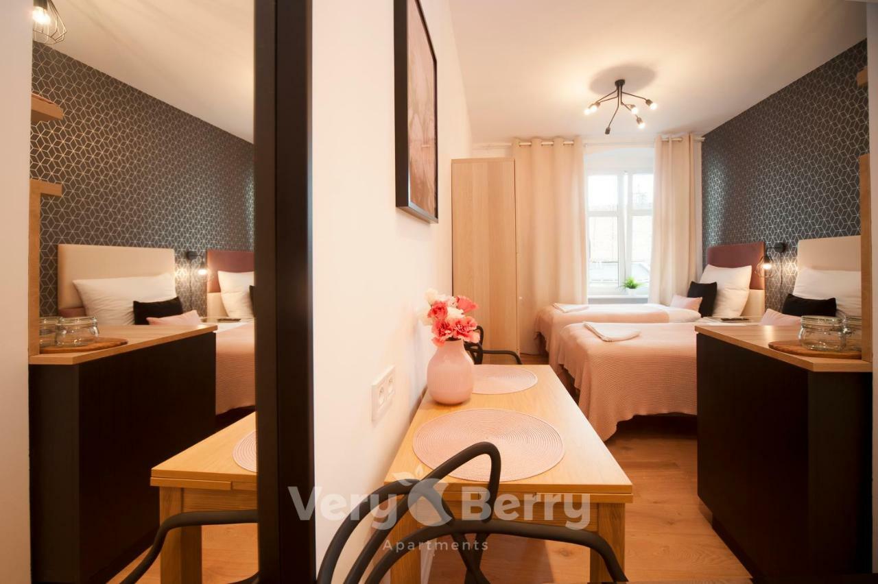 Very Berry - Glogowska 35A - Mtp Apartments - Self Check In 24H Poznan Ngoại thất bức ảnh
