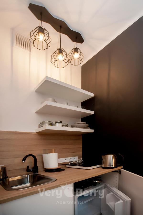 Very Berry - Glogowska 35A - Mtp Apartments - Self Check In 24H Poznan Ngoại thất bức ảnh