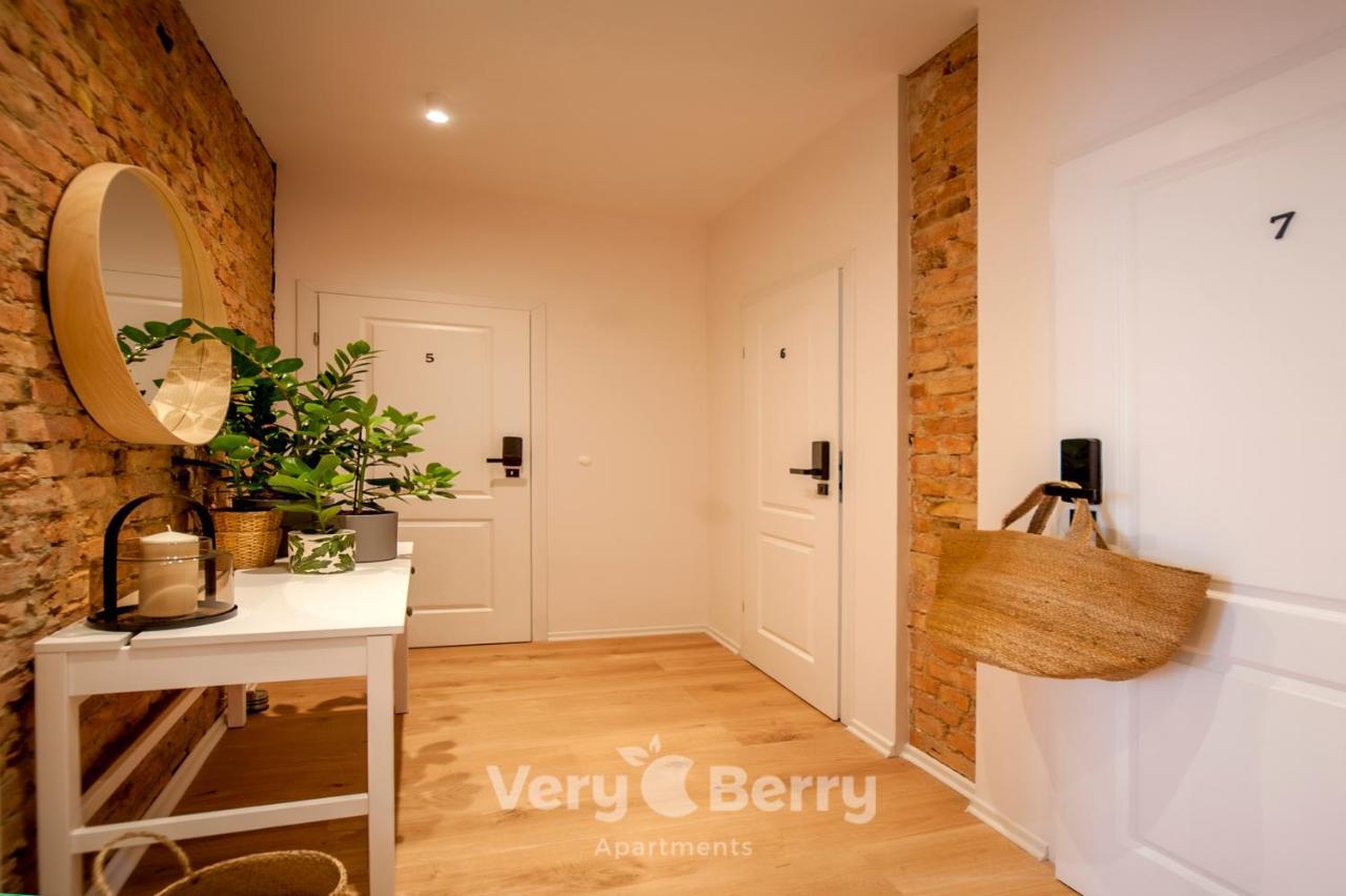 Very Berry - Glogowska 35A - Mtp Apartments - Self Check In 24H Poznan Ngoại thất bức ảnh